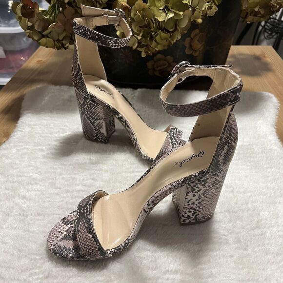 Qupid Snake Embossed Open Toe Chunky Block Heel Sandals Size US 9 UK 7 EU 40 - Picture 2 of 9